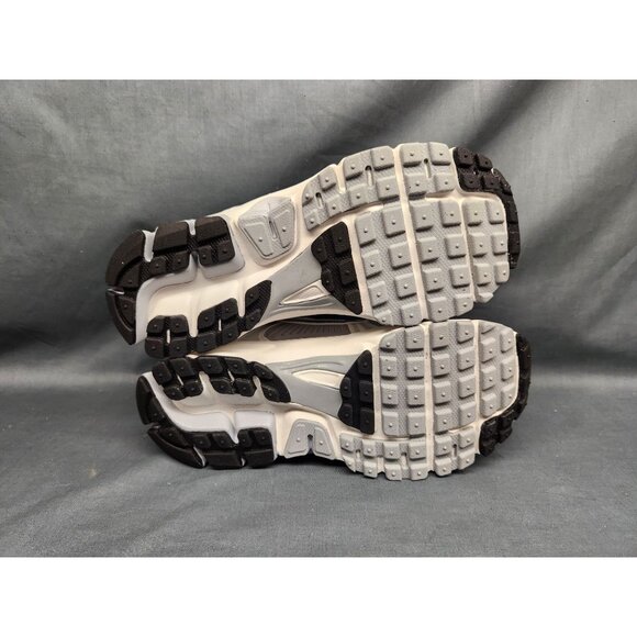 Nike Boys Vomero 5 (GS) Sneakers Mesh Pure Platinum Silver Size 4.5 NEW NO BOX! - Picture 11 of 11